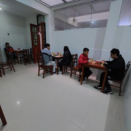 Hotel Real Bolivar 침보테 외부 사진