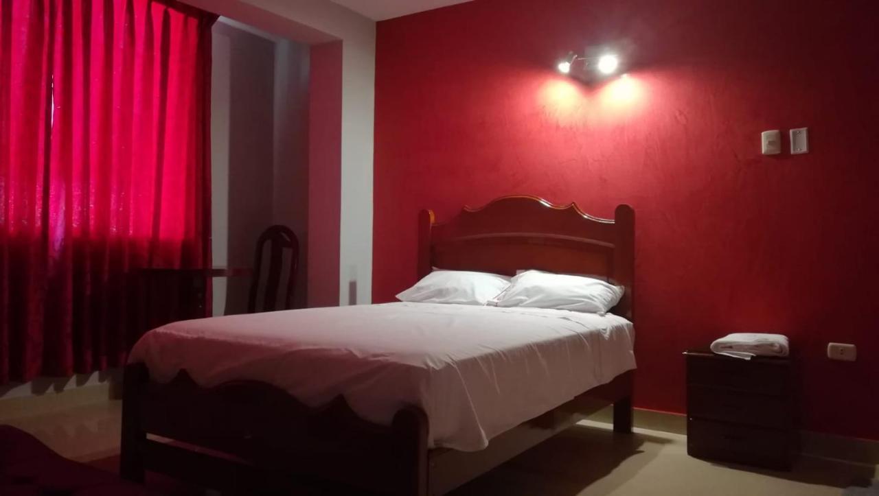 Hotel Real Bolivar 침보테 외부 사진
