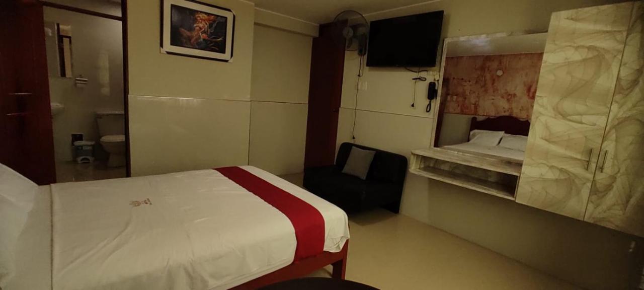 Hotel Real Bolivar 침보테 외부 사진
