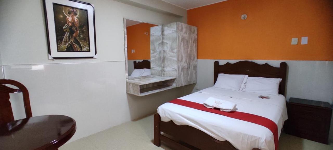 Hotel Real Bolivar 침보테 외부 사진