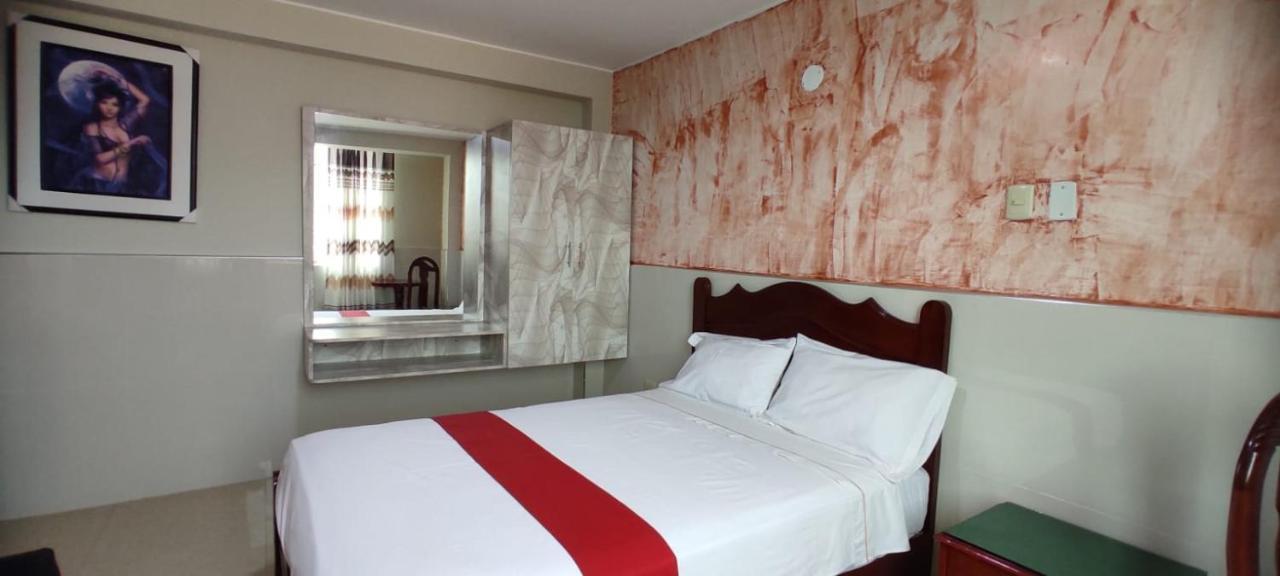 Hotel Real Bolivar 침보테 외부 사진