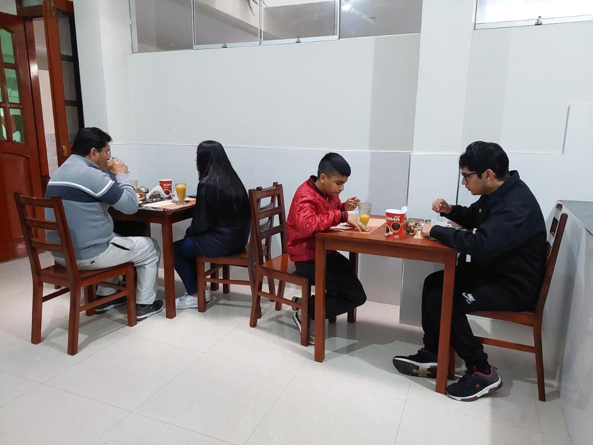 Hotel Real Bolivar 침보테 외부 사진