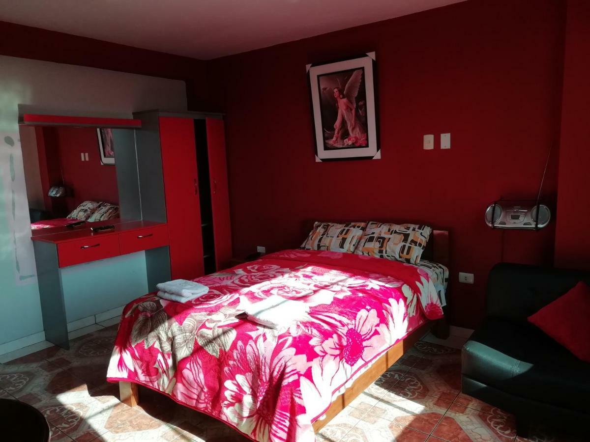 Hotel Real Bolivar 침보테 외부 사진