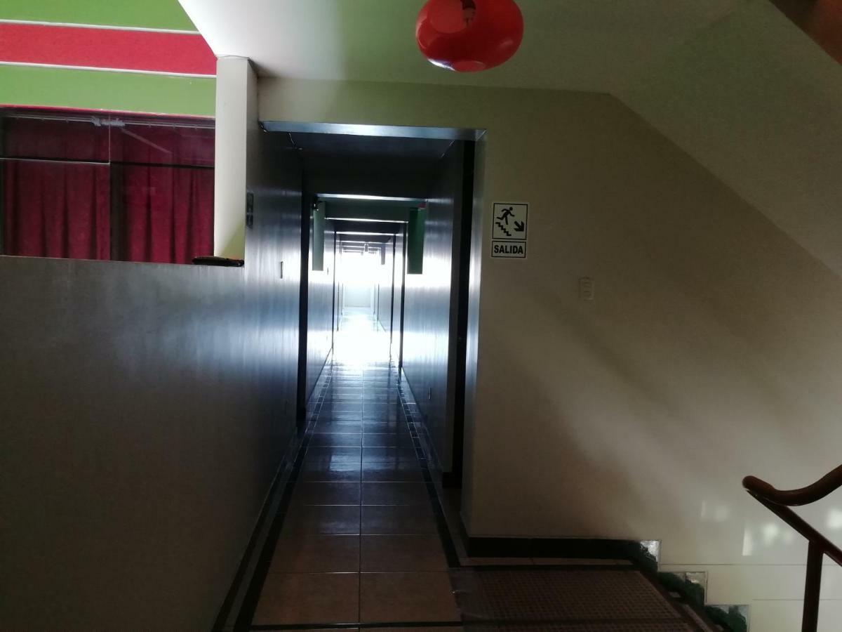 Hotel Real Bolivar 침보테 외부 사진